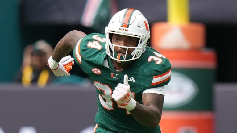 Футболист Miami Hurricanes Адариус Хейз сдается полиции после смертельной аварии в Флориде