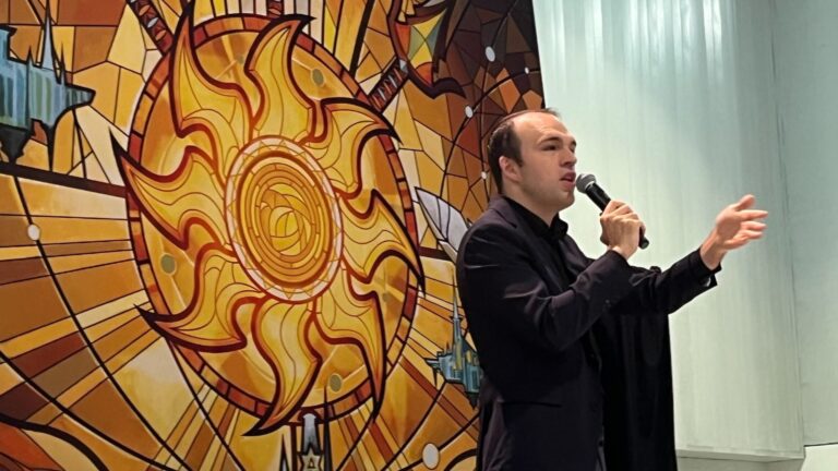 Как один дизайнер Magic создал уникальный проект, разрушая все правила