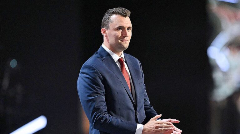 В память о Charlie Kirk: NFL провели минуту молчания после трагедии