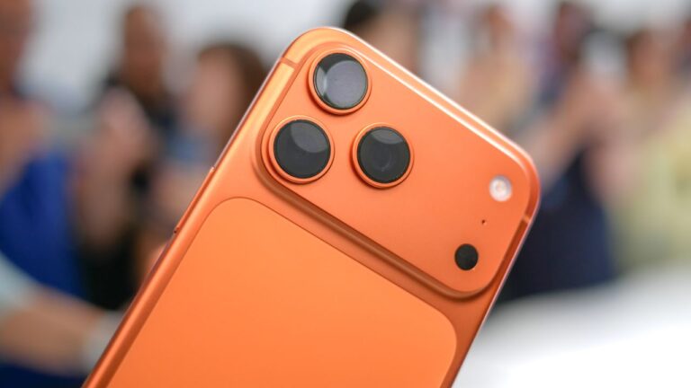 Почему дизайн iPhone 17 Pro кажется спорным, но скрывает стратегические идеи Apple