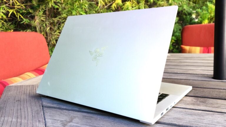 Обзор Razer Blade 14 (2025): Улучшенная портативная игровая станция