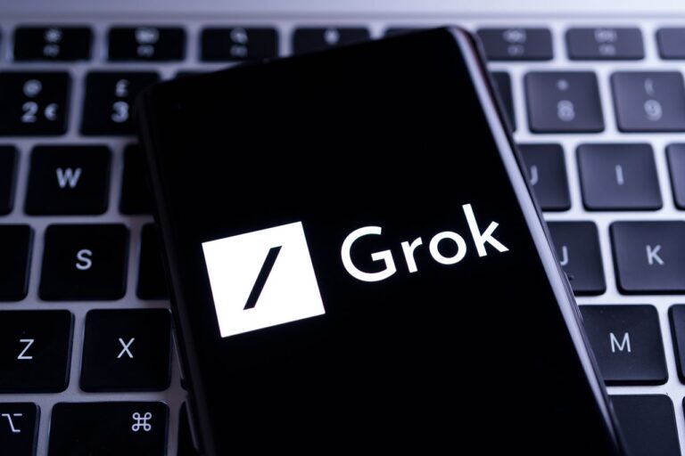 Как превращать наброски в полноценные изображения с помощью Grok