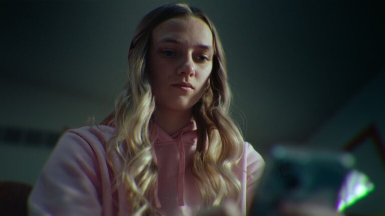 Мистический сериал «Неизвестный номер: школьный катфиш» стал хитом Netflix — что нужно знать о документальном фильме о настоящем преступлении