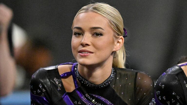 Олимпийская гимнастка Olivia Dunne ответила на насмешки из соцсетей о влажных подмышках