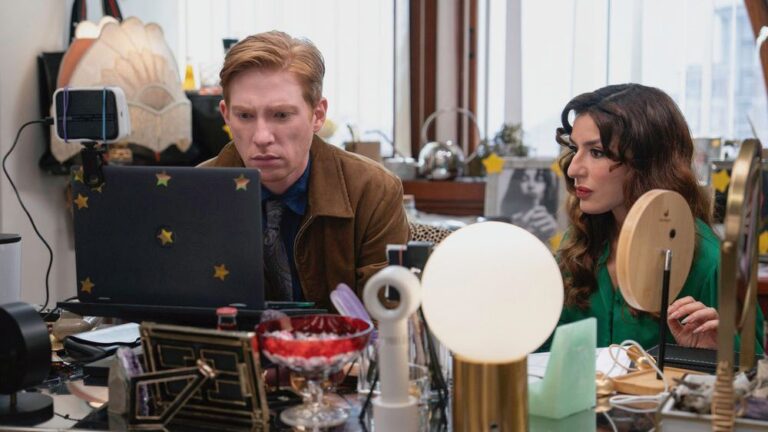 Лучшие сериалы, похожие на «The Paper», и где их посмотреть