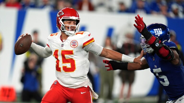 Команды NFL борются с ошибками — победа Kansas City и яркие моменты в матче с Нью-Йорком