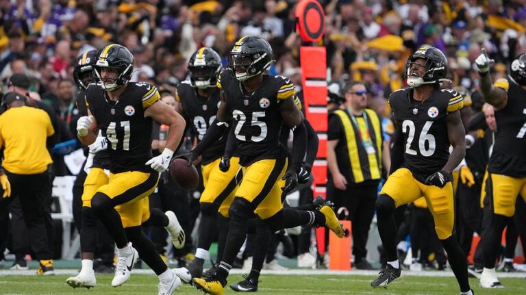 ДеШон Эллиотт из «Steelers» отпраздновал перехват ирландским танцем во время матча в Дублине