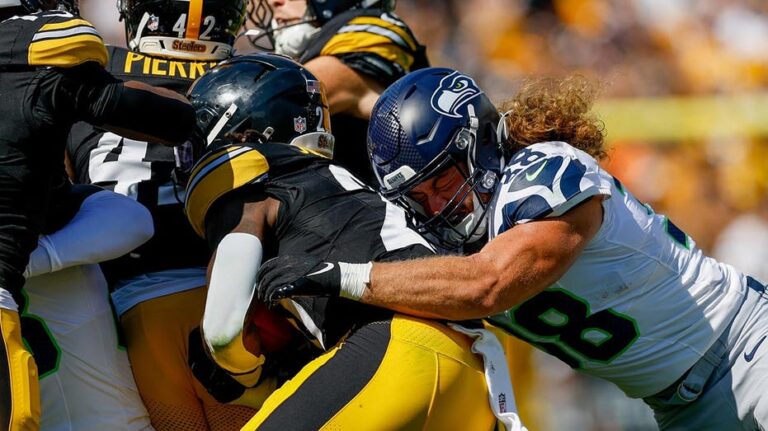 Неудачная ошибка возвращающего Steelers стала ключевым моментом в поражении от Seahawks