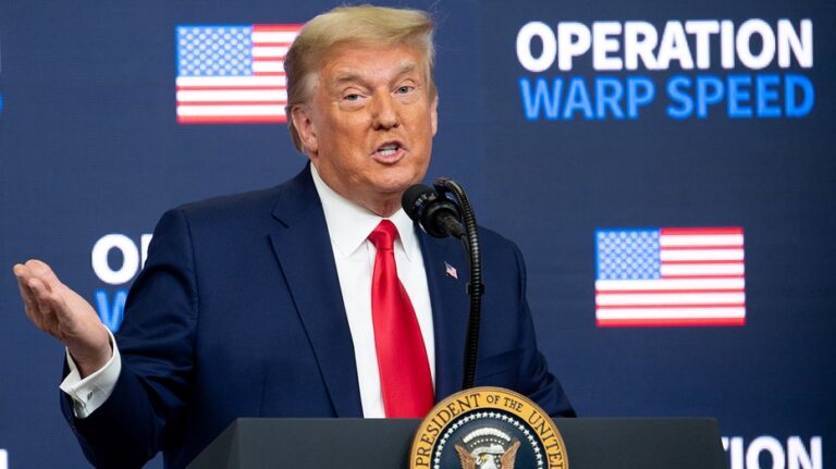 Трамп требует ясности по эффективности COVID-19 вакцин и критика фармацевтических компаний