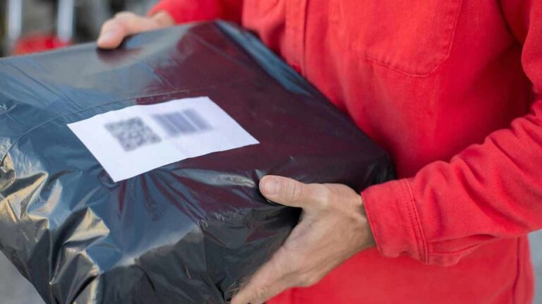 Осторожно: мошенники используют загадочные посылки с QR-кодами для кражи данных