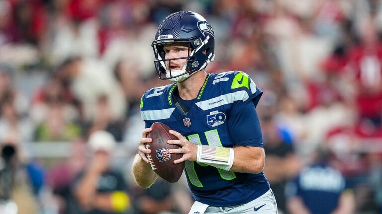 Впечатляющая победа Seahawks на выезде: решающий штрафной в финале матча против Cardinals