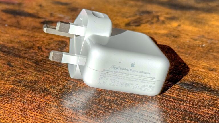 Apple прекратила продажу 30W зарядных устройств — что выбрать вместо них