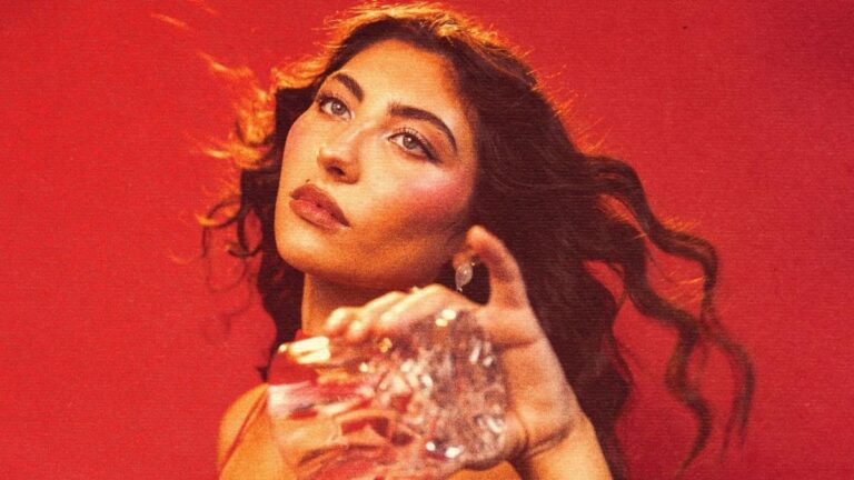 Тони Корнелл, дочь легендарного Криса Корнелла, представила новый трек «Campari»