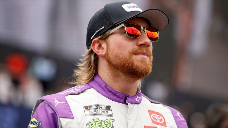 Маленький сын гонщика NASCAR Тайлера Реддика госпитализирован с признаками сердечной недостаточности
