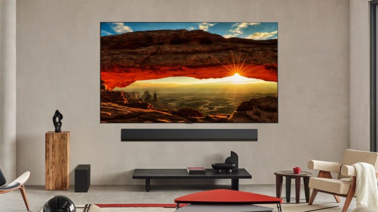 Почему стоит выбрать OLED-телевизор, даже если он стоит дороже обычных моделей