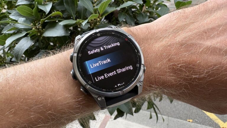 Как функция LiveTrack в Garmin Fenix 8 Pro помогла моим близким следить за мной во время марафона
