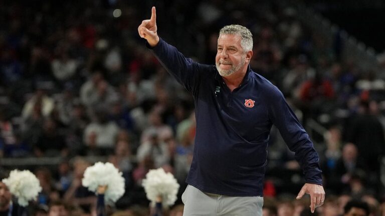 Бывший тренер баскетбольной команды Auburn Bruce Pearl ответил на критику ESPN и объяснил свой уход