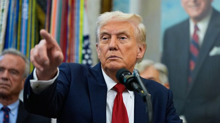 Трамп видит уникальную возможность сократить расходы правительства во время шатдауна