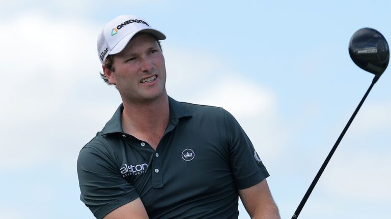 Гольфист Vince Whaley едва не стал жертвой аллигатора во время игры на PGA Tour