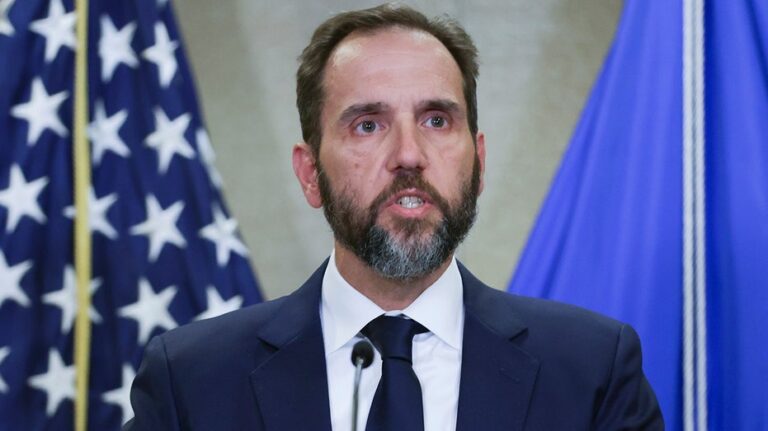 Джим Джордан требует от Джек Смита объяснений по делам против Трампа и расследованиям
