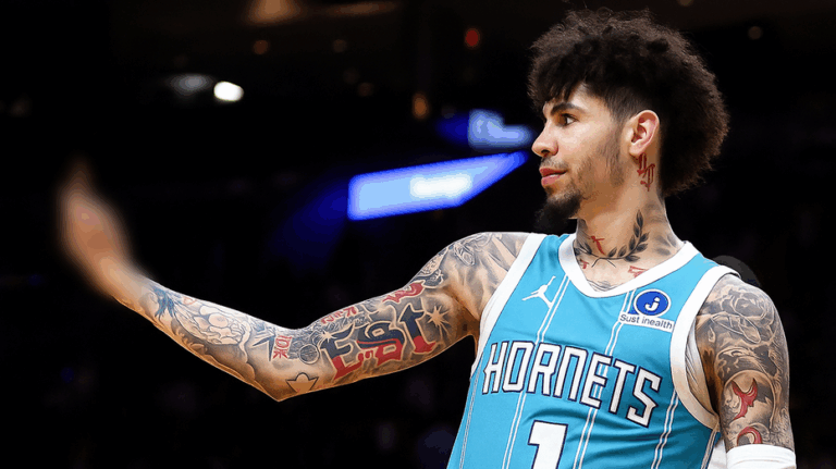 За оскорбительный жест и скандальные комментарии: штрафы и скандалы Ламело Болла