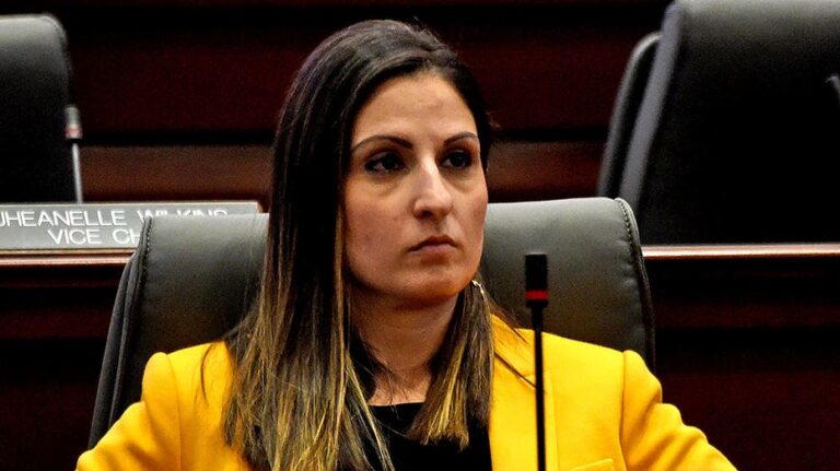 Скандал в Мэриленде: сенатор обвиняется в тайной съемке и шантаже критиков