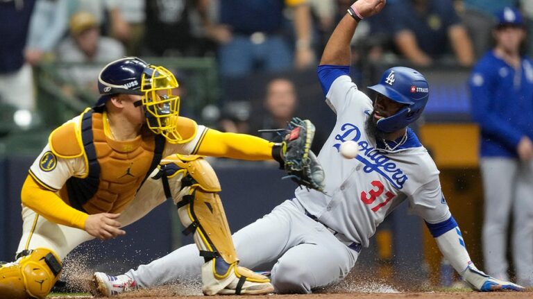 Необычное двухходовка Milwaukee Brewers в игре против Dodgers в NLCS