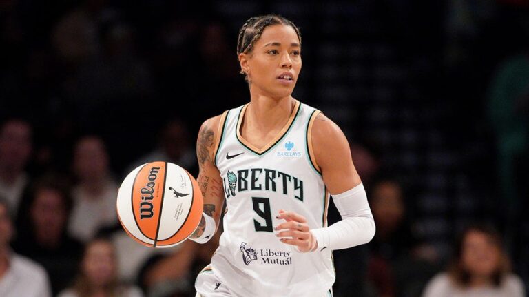 Наташа Клауд предупреждает о снижении активизма в WNBA и вспоминает важность 2020 года