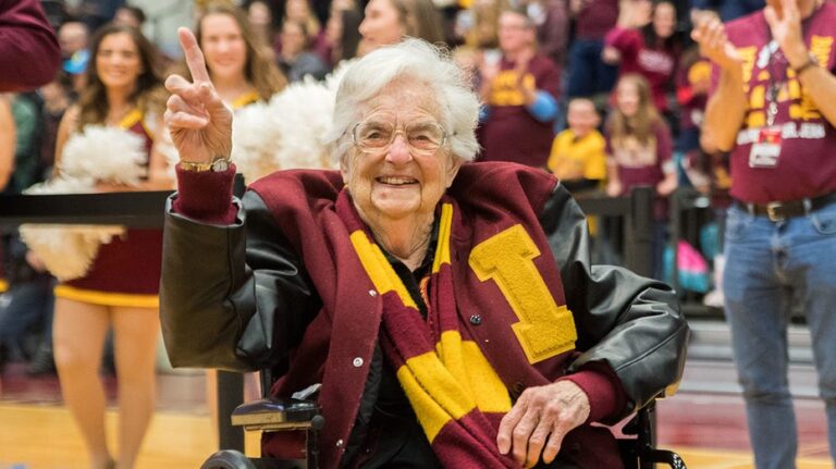 Sister Jean — сердце Loyola Chicago и символ вдохновения, ушла из жизни в 106 лет