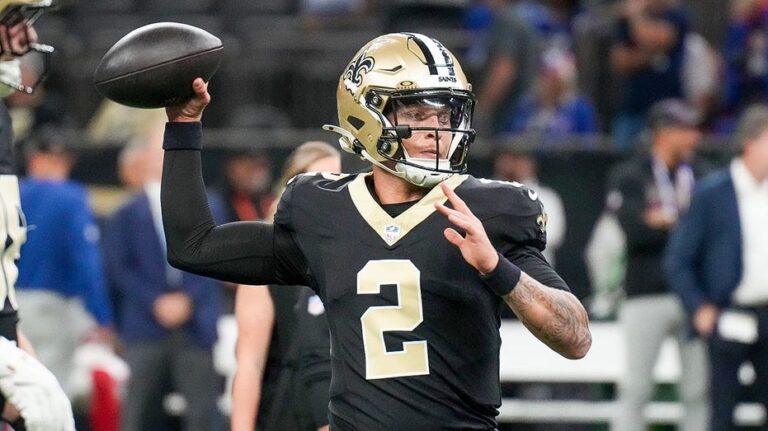 Спенсер Рэттлер впервые в карьере одержал победу в NFL, помогая «Сэйнтс» обыграть «Девиганс» на домашней арене