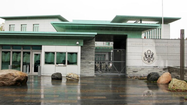 Бывший охранник американского посольства в Норвегии признан шпионом для России и Ирана