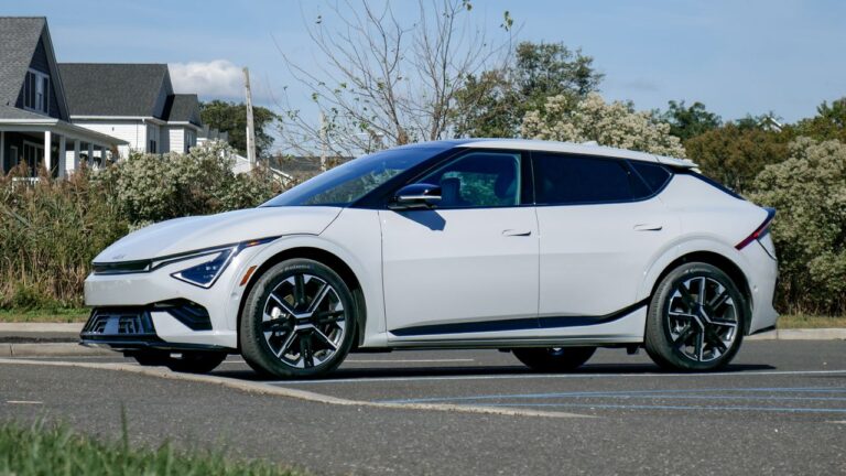 Обзор Kia EV6 2025: преимущества и недостатки после недельной эксплуатации