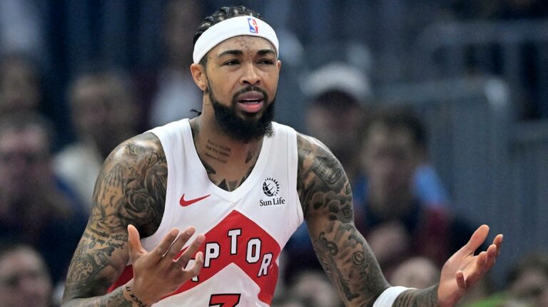 Рэптор Брэндон Инграм оштрафован на $25 000 за выбивание бутылки с водой на скамейке