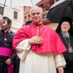 Папа Леон XIV посетил Голубую мечеть в Стамбуле, отказавшись от совместной молитвы