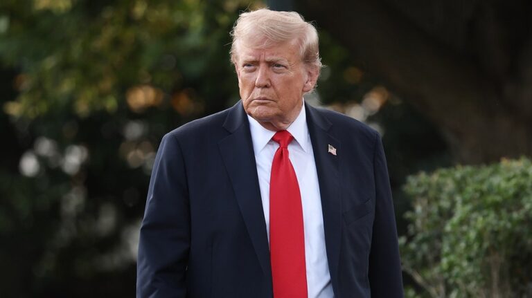 Президент Трамп подписал закон о завершении самой длинной в истории США правительственной блокировки