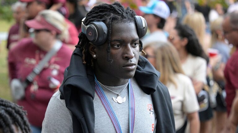 Травмированный игрок Florida State Ethan Pritchard прошел реабилитацию и воссоединился с командой