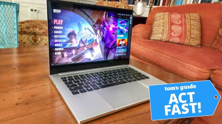 Снижка почти на 1000 долларов на игровой ноутбук Razer Blade 14 с RTX 5070 OLED — ранняя распродажа Черной пятницы