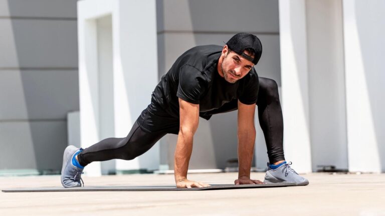 Что случилось с моими бедрами и поясницей после недели выполнения упражнения «Растяжка Человека-паука»