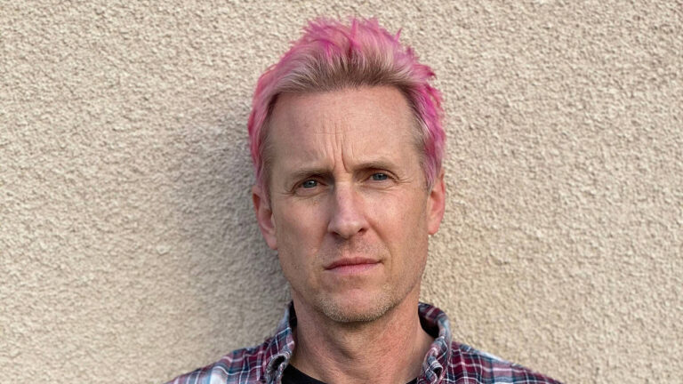 Джош Фрис выпускает альбом «Just a Minute» Vol. 2 с новыми 60-секундными треками и синглом «Cybertruck LOL»