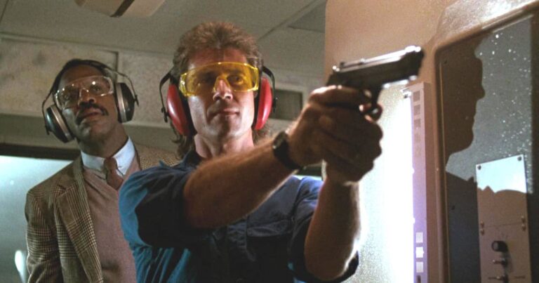 Лучшие и худшие фильмы серии «Смертельное оружие»: рейтинг всех частей