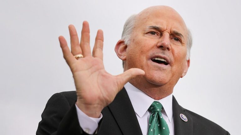 Бывший депутат Луи Гомерт обвинил Джэка Смита в незаконном слежке за личными телефонами в рамках дела о штурме Капитолия