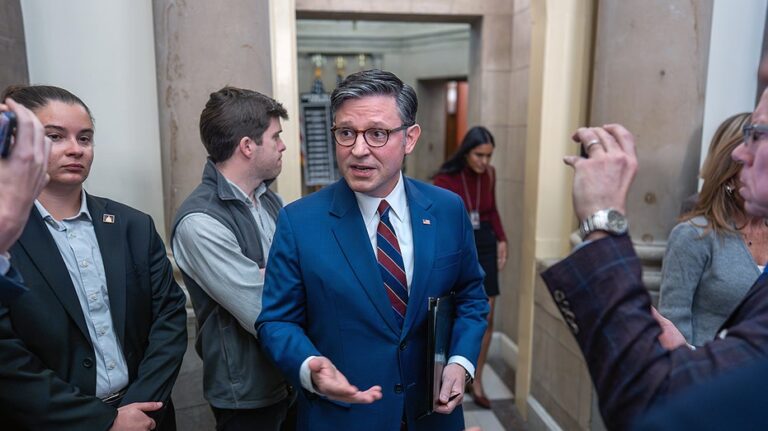 Палата представителей США одобрила ключевой шаг к завершению длительного правительственного простоя