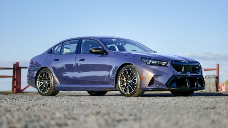 Почему современные спортседаны снова в тренде: мой опыт с BMW M5