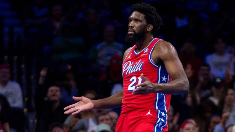 Joel Embiid раскритиковал штраф в $50 000 за «неприличный жест» после игры против Бостона