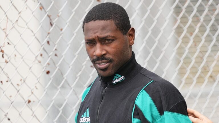 Бывший игрок NFL Антонио Браун может получить до 30 лет за попытку убийства с оружием, заявляет прокуратура