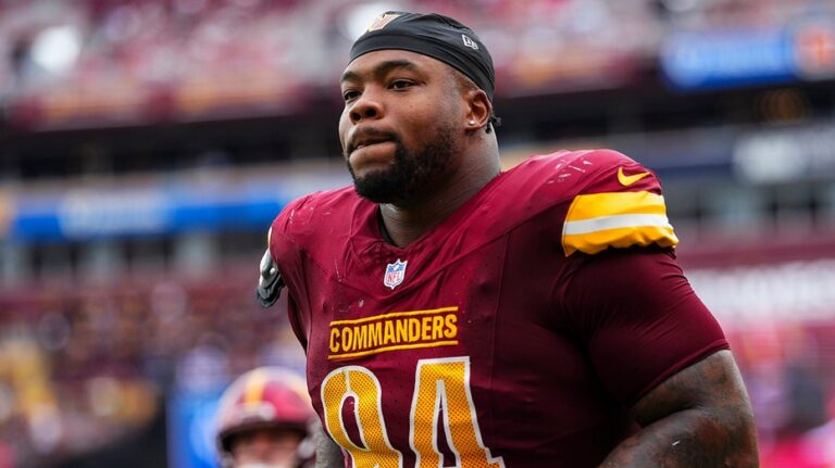 NFL: защитник «Вашингтона» дисквалифицирован за драку и онлайн-насмешки за удар по сопернику в шлеме