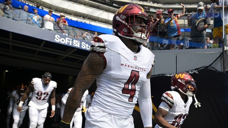 NFL снизила дисциплинарное взыскание для Frankie Luvu после третьего опасного хок-дапа