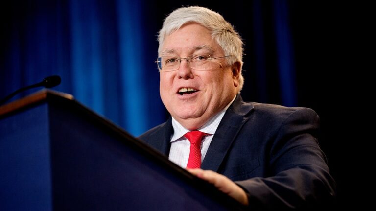 Власти Западной Виргинии разрешили использовать религиозные убеждения для отказа от обязательных прививок в школе