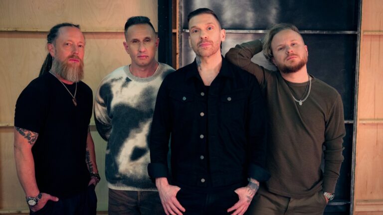 Shinedown выпустили новый сингл «Searchlight» — слушайте и смотрите клип