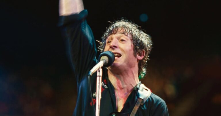 Битва за вершину уикенда: «Раскаяние» и «Черный телефон 2» почти ничья в погоне за кассой